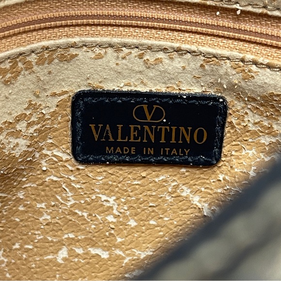 Vintage & Rare VALENTINO GARAVANI Satchel & Crossbody 🫠 - Picture 15 of 16